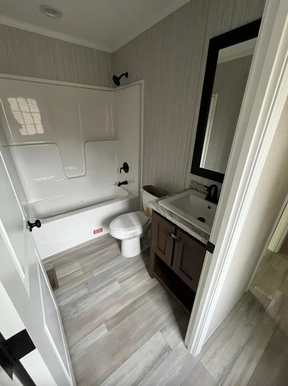 Peridot 60 bathroom home features