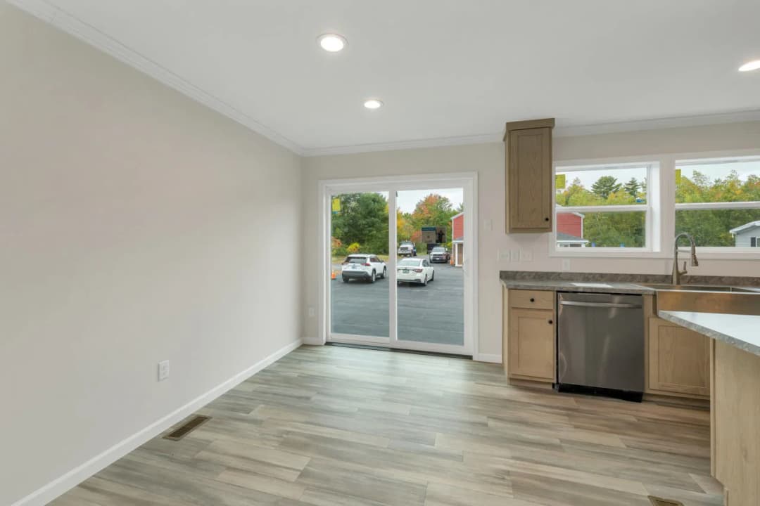 Spinel 64 kitchen home features