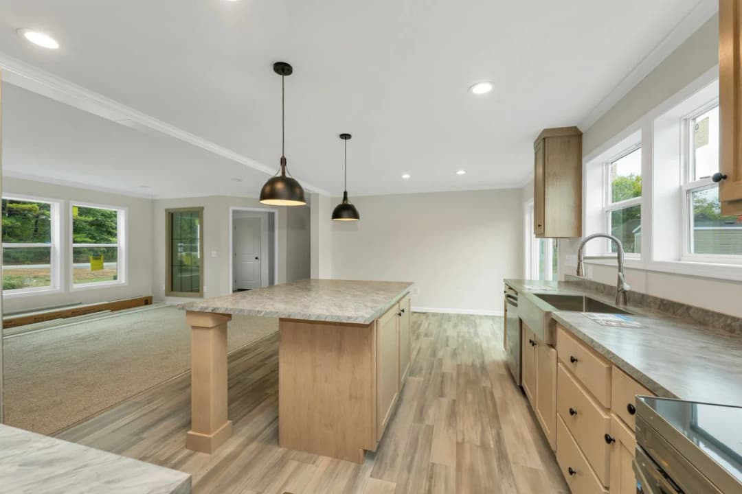 Spinel 64 kitchen home features