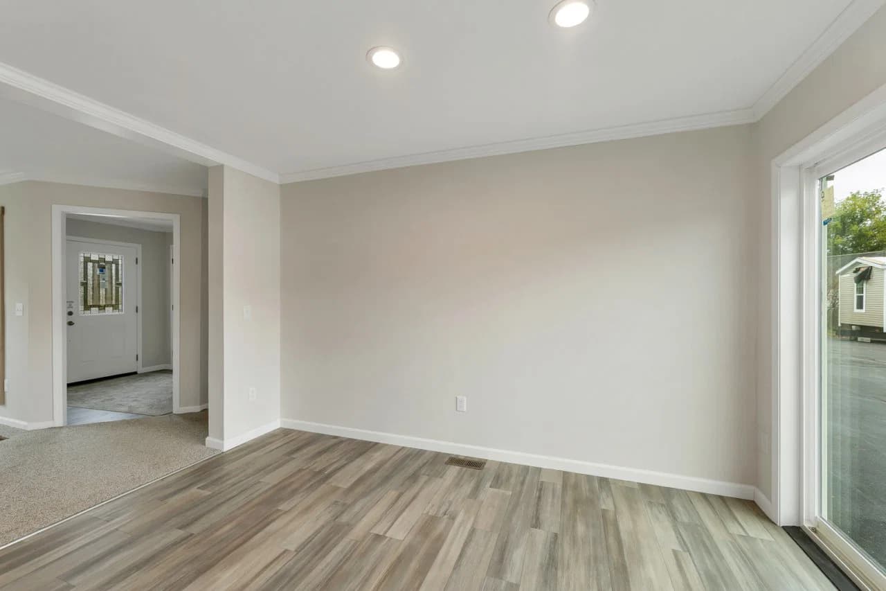 Spinel 64 interior home features