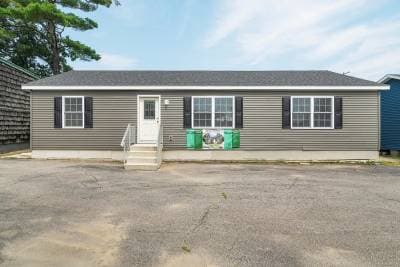 Ne-613 elevation and exterior home features