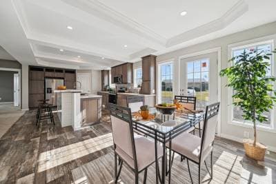 Pinot interior home features