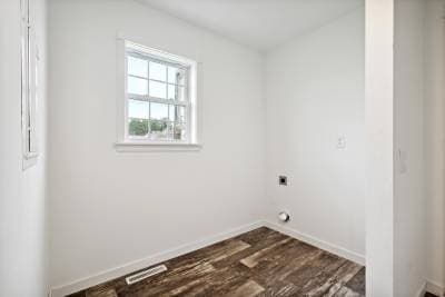 Ne-623 interior home features