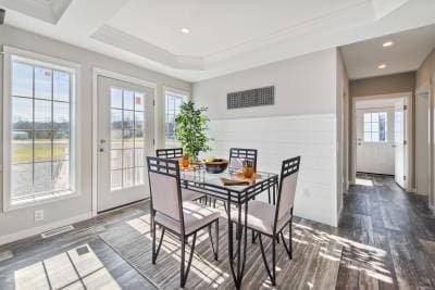 Pinot interior home features