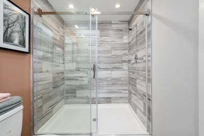 Ne-610 bathroom home features