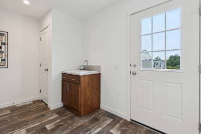 Ne-610 interior home features