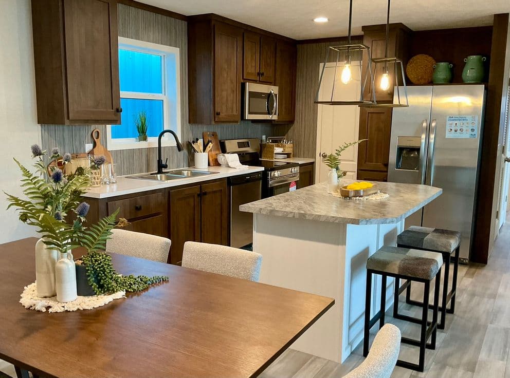 Amethyst kitchen home features