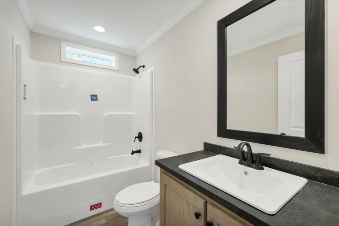Spinel 64 bathroom home features