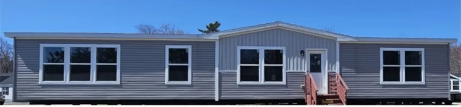 Spinel 64 exterior home features