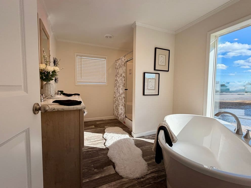 Tourmaline bathroom home features