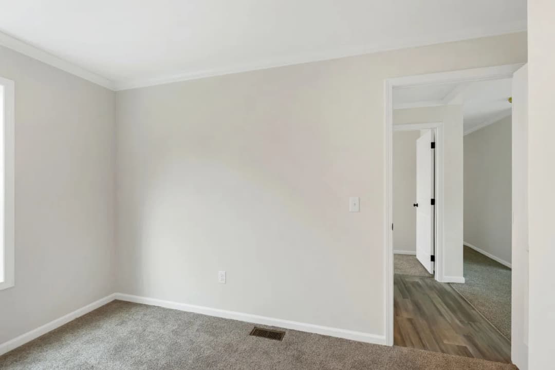 Spinel 64 interior home features