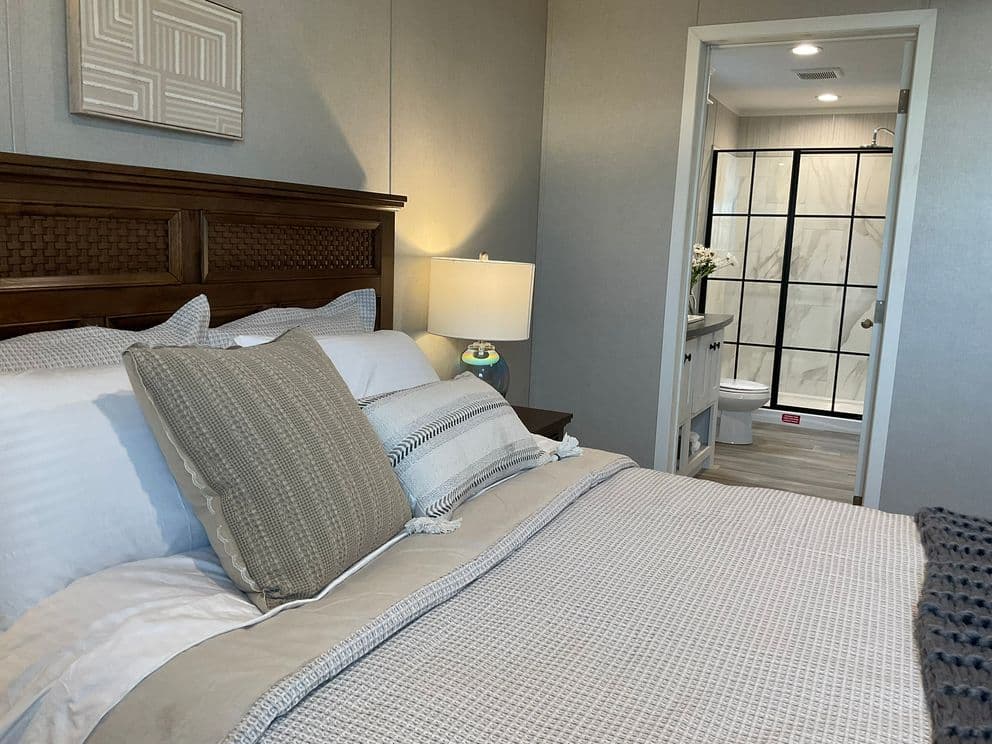 Amethyst bedroom home features