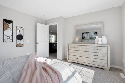 Ne-610 bedroom home features