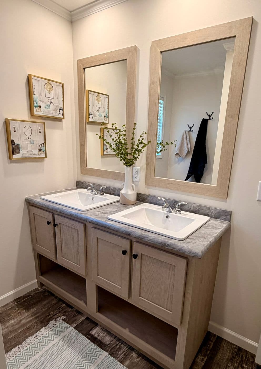 Tourmaline bathroom home features