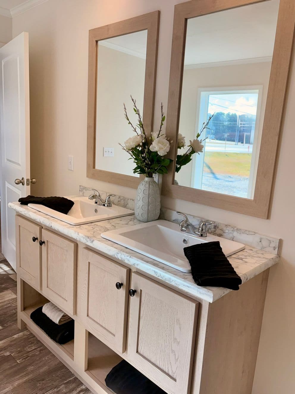 Tourmaline bathroom home features