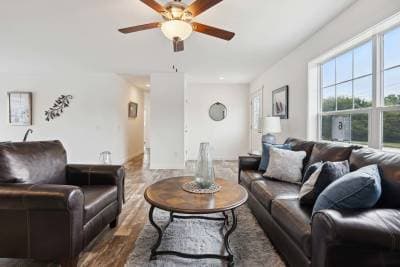 Ne-610 interior home features