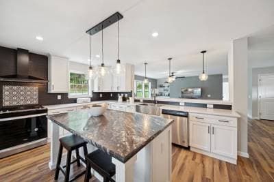 Catalina kitchen home features