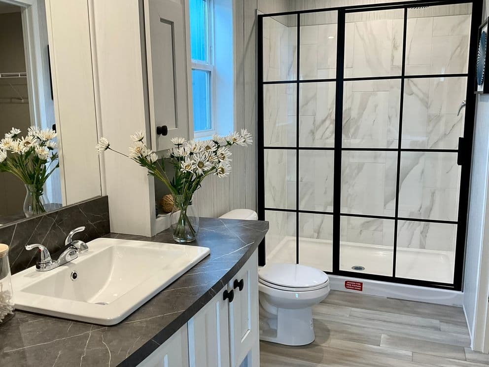 Amethyst bathroom home features
