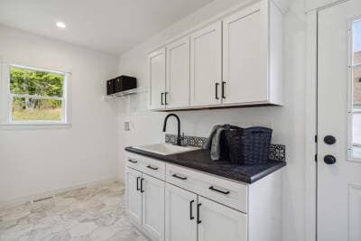 Cabernet interior home features