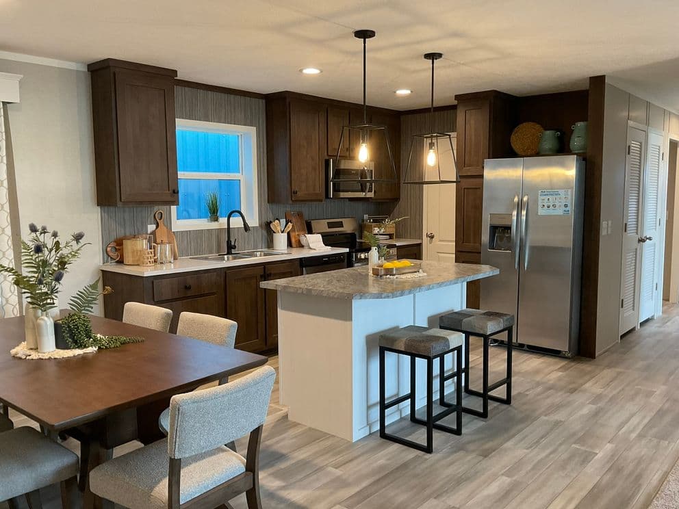 Amethyst kitchen home features