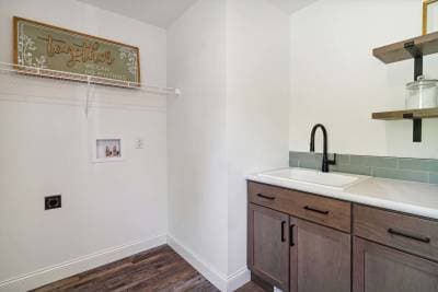 Napa valley bathroom home features