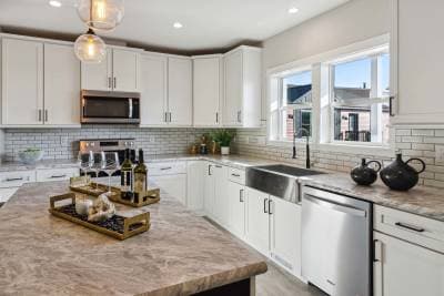 Cabernet kitchen home features